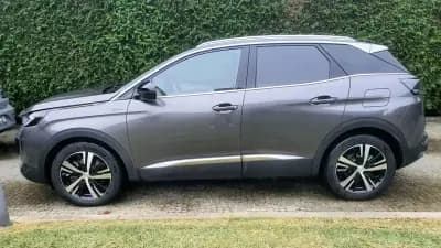 Vendo Peugeot 3008 2023 - 28890 EUR, 27600 km - AUTO.MOTO.pt