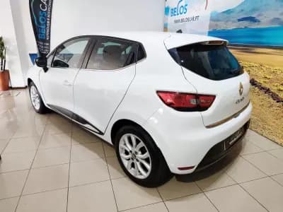 Vendo Renault Clio 2019 - 10990 EUR, 99000 km - AUTO.MOTO.pt