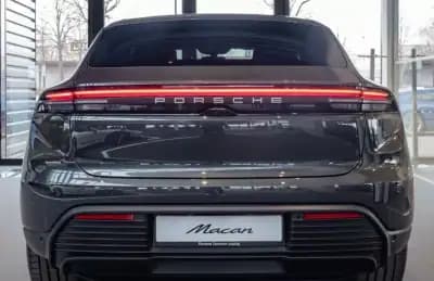 Sell Porsche Macan 2025 - 82900 EUR, 20000 km - AUTO.MOTO.pt