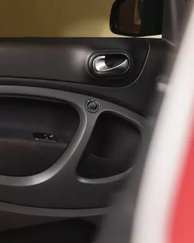 Sell Smart Fortwo Cabrio 2020 - 15450 EUR, 45000 km - AUTO.MOTO.pt