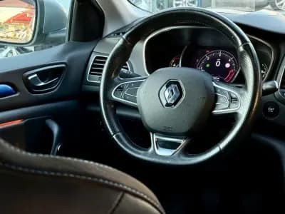 Sell Renault Mégane Sport Tourer 2018 - 15950 EUR, 122000 km - AUTO.MOTO.pt