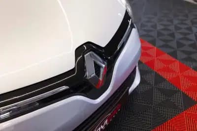 Vendo Renault Clio 2016 - 10900 EUR, 146780 km - AUTO.MOTO.pt