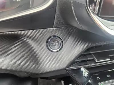 Sell Peugeot 2008 2021 - 19500 EUR, 61150 km - AUTO.MOTO.pt