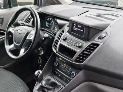 Vendo Ford Transit Connect 2019 - 13750 EUR, 121000 km - AUTO.MOTO.pt