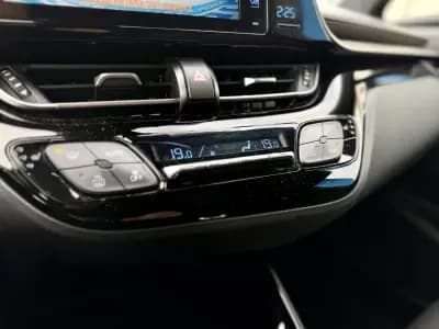 Vendo Toyota C-HR 2019 - 23950 EUR, 84000 km - AUTO.MOTO.pt