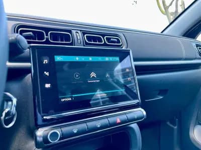 Vendo Citroën C3 2023 - 19280 EUR, 19200 km - AUTO.MOTO.pt