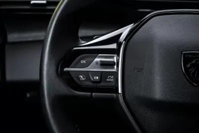 Vendo Peugeot 308 SW 2023 - 23790 EUR, 59725 km - AUTO.MOTO.pt