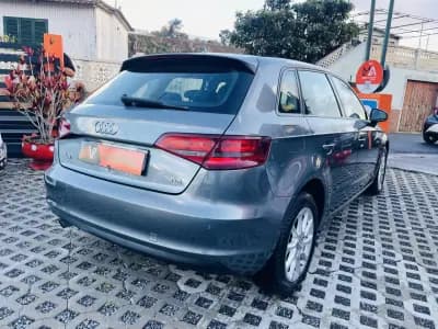 Vendo Audi A3 Sportback 2016 - 13950 EUR, 205548 km - AUTO.MOTO.pt