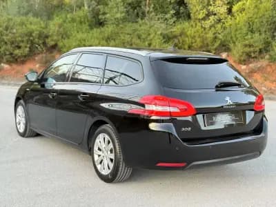 Vendo Peugeot 308 SW 2020 - 12900 EUR, 135154 km - AUTO.MOTO.pt
