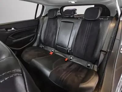 Vendo Peugeot 308 2018 - 12950 EUR, 134000 km - AUTO.MOTO.pt