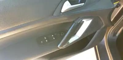 Vendo Peugeot 308 2016 - 10990 EUR, 162027 km - AUTO.MOTO.pt