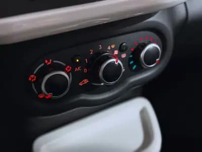 Vendo Renault Twingo 2019 - 12490 EUR, 58595 km - AUTO.MOTO.pt