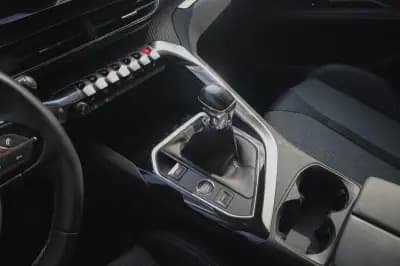 Vendo Peugeot 5008 2022 - 24480 EUR, 41620 km - AUTO.MOTO.pt