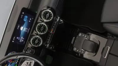 Vendo Mercedes-Benz A 250e Limousine 2021 - 25900 EUR, 102000 km - AUTO.MOTO.pt