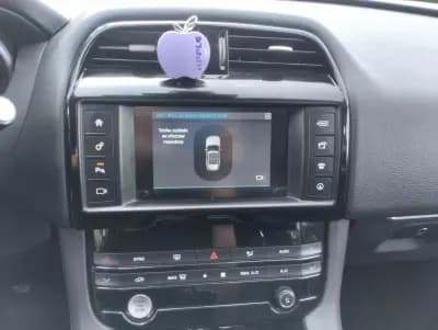 Vendo Jaguar F-Pace 2017 - 24900 EUR, 180000 km - AUTO.MOTO.pt