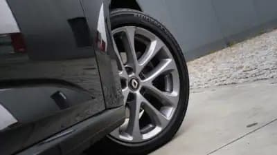 Sell Renault Mégane Sport Tourer 2019 - 16300 EUR, 123000 km - AUTO.MOTO.pt