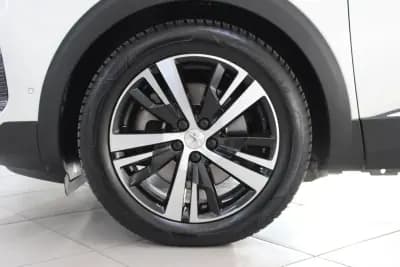 Vendo Peugeot 3008 2021 - 22990 EUR, 110993 km - AUTO.MOTO.pt