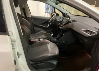 Vendo Peugeot 2008 2026 - 10490 EUR, 114638 km - AUTO.MOTO.pt