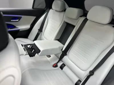 Vendo Mercedes-Benz C 300 2024 - 51990 EUR, 20500 km - AUTO.MOTO.pt