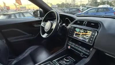 Vendo Jaguar F-Pace 2018 - 24990 EUR, 165000 km - AUTO.MOTO.pt