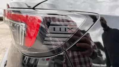 Vendo Opel Mokka-e 2023 - 23990 EUR, 9530 km - AUTO.MOTO.pt