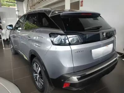 Vendo Peugeot 3008 2021 - 21950 EUR, 151000 km - AUTO.MOTO.pt
