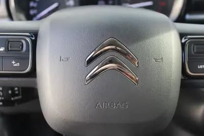 Vendo Citroën C3 2024 - 18980 EUR, 12605 km - AUTO.MOTO.pt