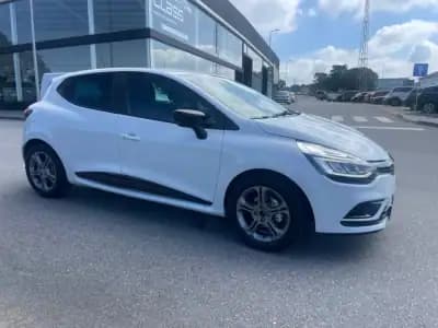 Vendo Renault Clio 2018 - 11850 EUR, 60877 km - AUTO.MOTO.pt