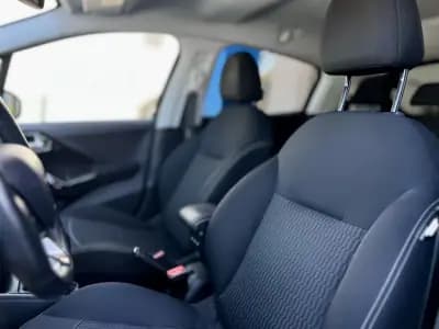 Vendo Peugeot 208 2017 - 9950 EUR, 147000 km - AUTO.MOTO.pt