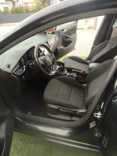Vendo Opel Astra 2017 - 13250 EUR, 167000 km - AUTO.MOTO.pt