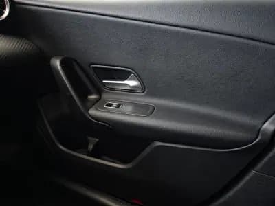 Vendo Mercedes-Benz A 250e 2021 - 26450 EUR, 94000 km - AUTO.MOTO.pt