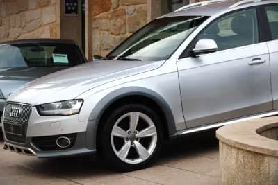 Sell Audi A4 Allroad 2014 - 17990 EUR, 222150 km - AUTO.MOTO.pt