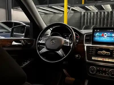 Vendo Mercedes-Benz ML 250 2015 - 27490 EUR, 135500 km - AUTO.MOTO.pt