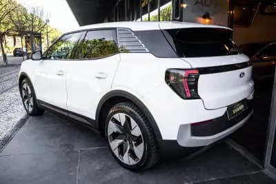 Vendo Ford Explorer 2024 - 39990 EUR, 15628 km - AUTO.MOTO.pt