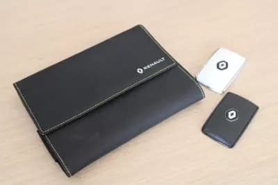 Sell Renault Mégane 2020 - 13990 EUR, 180000 km - AUTO.MOTO.pt