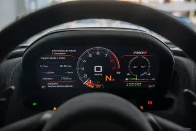 Vendo McLaren 720 2019 - 275000 EUR, 17500 km - AUTO.MOTO.pt