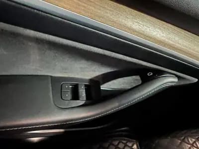 Vendo Tesla Model Y 2022 - 33000 EUR, 80000 km - AUTO.MOTO.pt