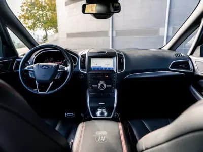 Vendo Ford S-Max 2022 - 34990 EUR, 176600 km - AUTO.MOTO.pt