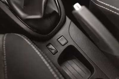 Vendo Renault Clio 2016 - 10900 EUR, 146780 km - AUTO.MOTO.pt