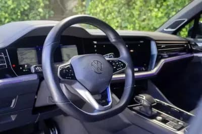 Vendo Volkswagen Touareg 2021 - 59900 EUR, 55000 km - AUTO.MOTO.pt