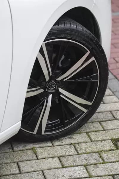 Vendo Peugeot 308 2022 - 22900 EUR, 133639 km - AUTO.MOTO.pt