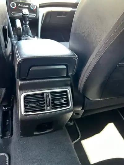 Vendo Renault Mégane 2019 - 14250 EUR, 135000 km - AUTO.MOTO.pt