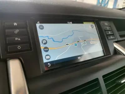 Vendo Land Rover Discovery Sport 2015 - 17490 EUR, 146000 km - AUTO.MOTO.pt