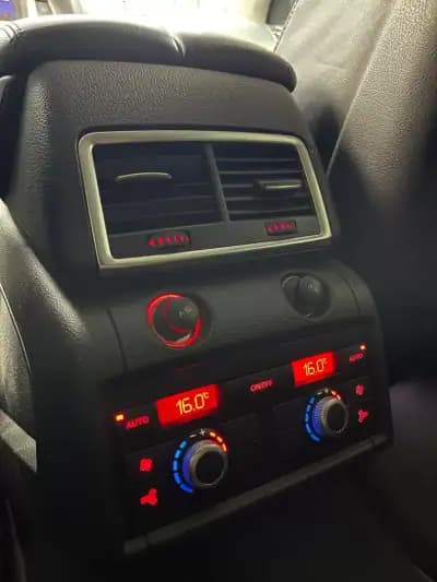 Vendo Audi Q7 2007 - 12250 EUR, 284000 km - AUTO.MOTO.pt