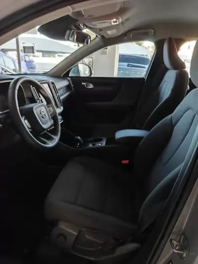 Vendo Volvo XC 40 2023 - 37650 EUR, 24400 km - AUTO.MOTO.pt