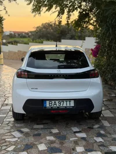 Sell Peugeot 208 2023 - 15900 EUR, 42978 km - AUTO.MOTO.pt
