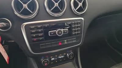Vendo Mercedes-Benz A 160 2015 - 15900 EUR, 208637 km - AUTO.MOTO.pt