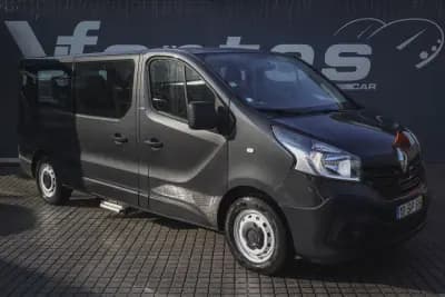 Vendo Renault Trafic 2017 - 21750 EUR, 201400 km - AUTO.MOTO.pt