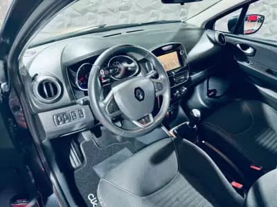 Vendo Renault Clio 2017 - 13990 EUR, 104061 km - AUTO.MOTO.pt