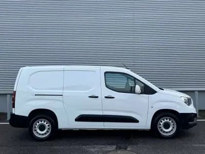 Sell Opel Combo 2019 - 13450 EUR, 150000 km - AUTO.MOTO.pt